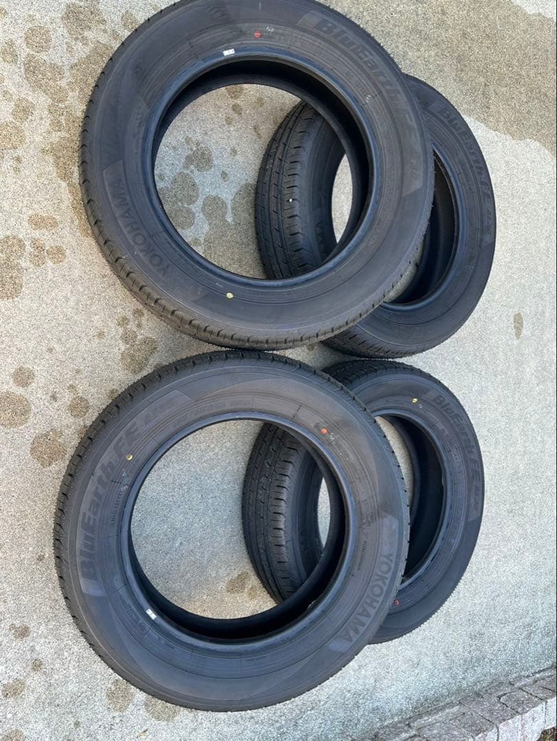 HONDA ホンダ　新型フリード　Blue Earth FE AE30 ４本 Yokohama supplies BluEarth-FE AE30 tires for Honda's Freed minivan