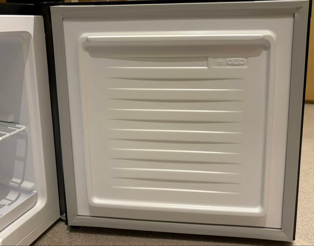 アイリスオーヤマ 冷凍庫 24年製31L 1ドア PF-A31FD-Bブラック - メルカリ