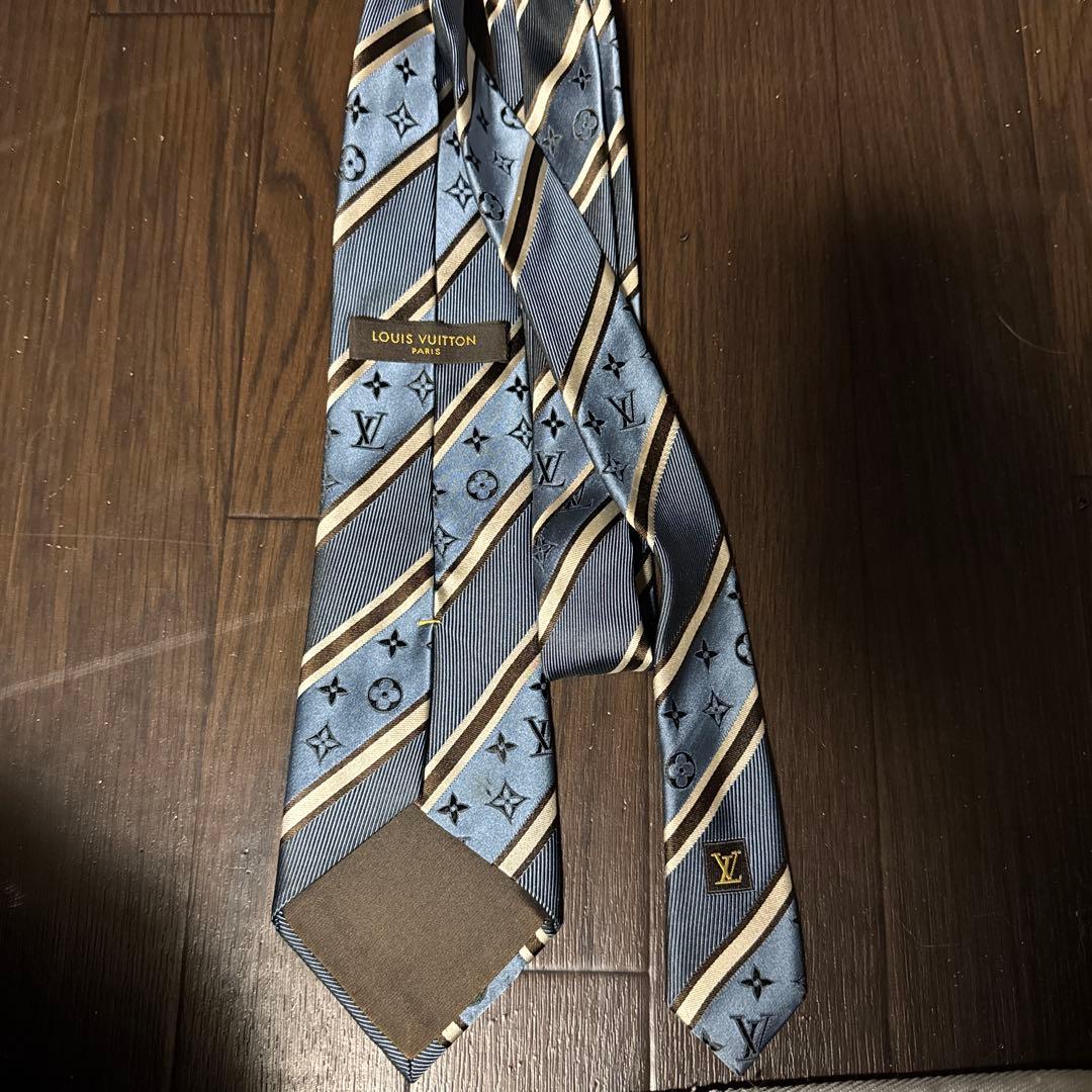 Louis Vuitton ネクタイ グレー/青 ストライプ - メルカリ