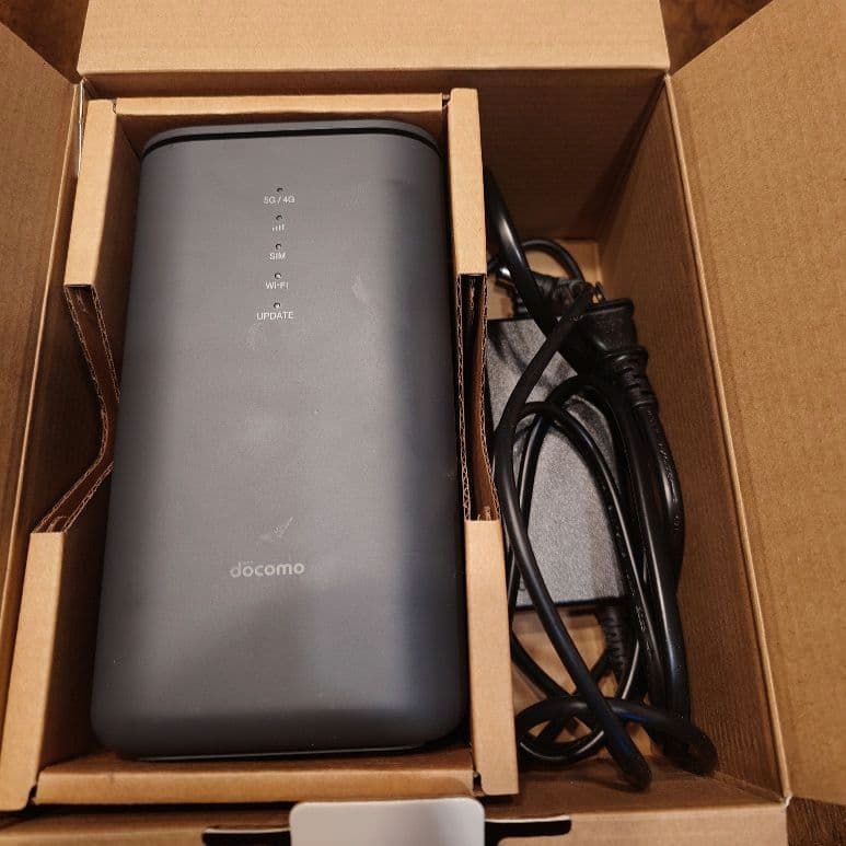 ホームルーターdocomo home 5G HR02 ダークグレー - メルカリ