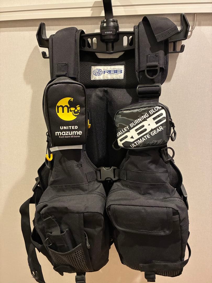 本日のみ値下げRBB リバレイ　フローティングベスト　ポーチ2個専用ハンガー付き フローティングベスト リバレイRBB RBB ウェーディングベスト25