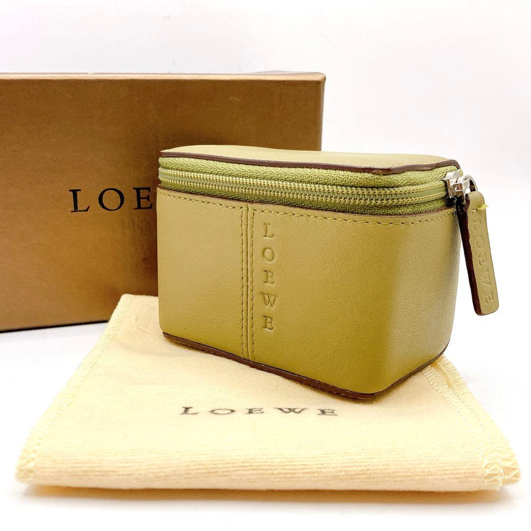 未使用✨LOEWE ロエベ アクセサリーケース 小物入れ オールレザー カーキ系 未使用✨LOEWE ロエベ アクセサリーケース 小物入れ オールレザー