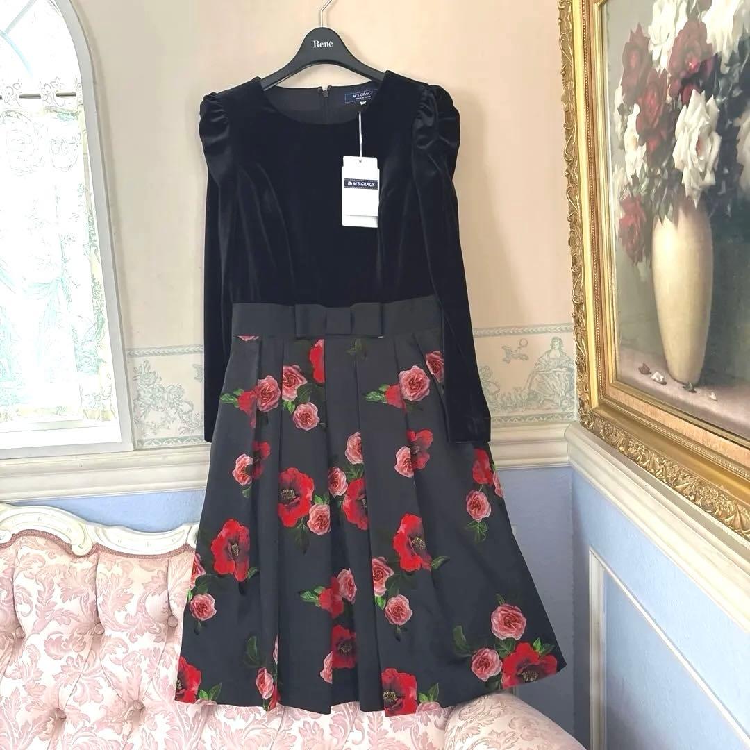 エムズグレイシー　カタログ掲載　ベロア切替お花モチーフ柄ワンピース　38 M'S GRACY 2025 SUMMER Collection | msgracy