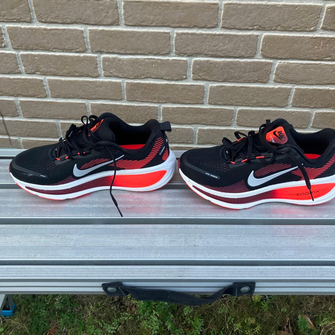 Nike ZoomX ナイキ　ボメロ　18 ランナーの声が導いた、ナイキ ボメロ 18誕生の裏側.オンラインストア