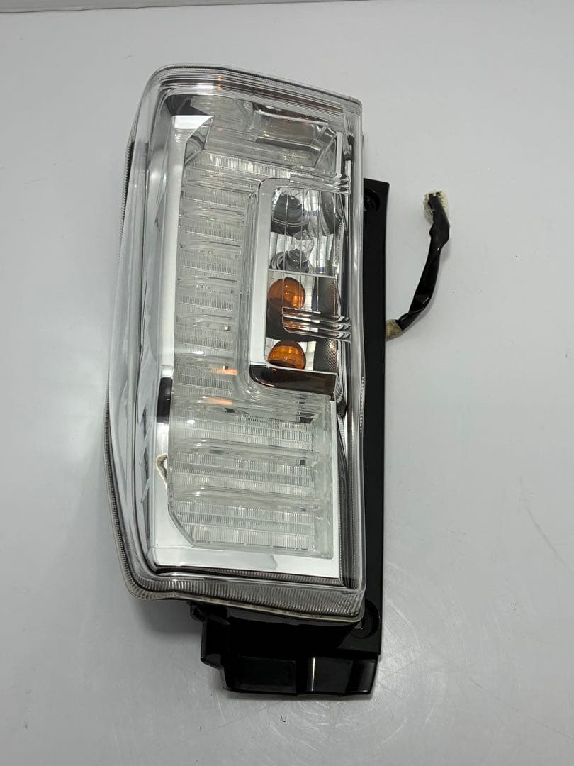 ダイハツ 純正 タント LA600S 右テールランプ 81550-B2582 タント DBA-LA600S 右テールランプ ブレーキランプ ストップランプ