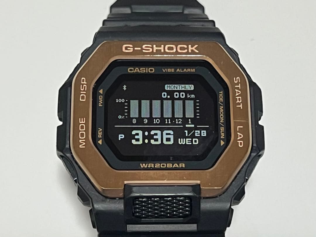 G-SHOCK G-LIDE GBX-100NS ゴールド Bluetooth G-Shock's GBX-100NS hybrid surf watch isn't only for surfers