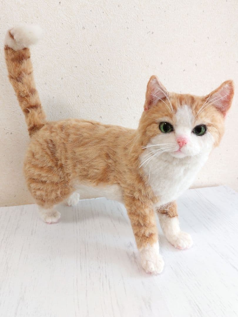 羊毛フェルト 猫(茶トラ白) - メルカリ
