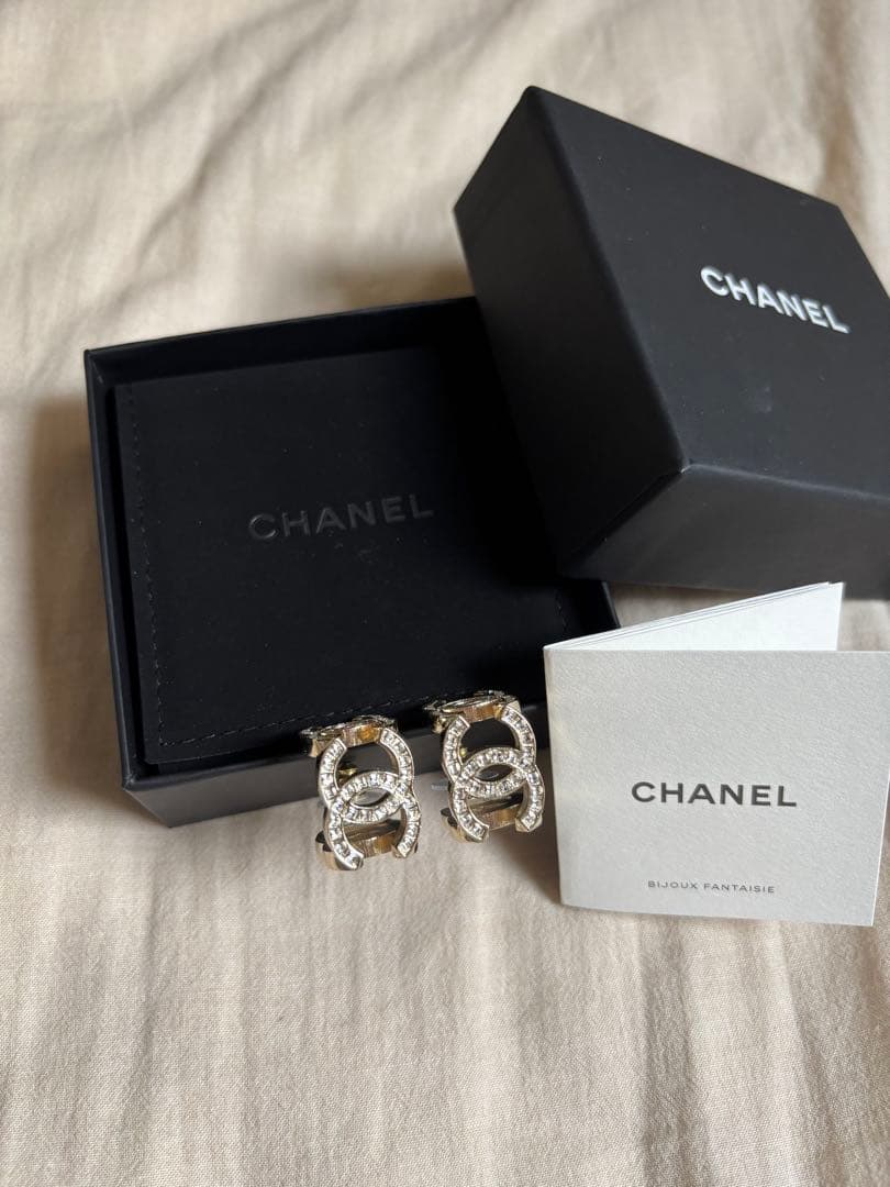 【期間限定値下げ】正規品　CHANEL トリプルココマーク　ピアス 楽天市場】CHANEL シャネル ピアス ABA870 B10744 レディース ココ