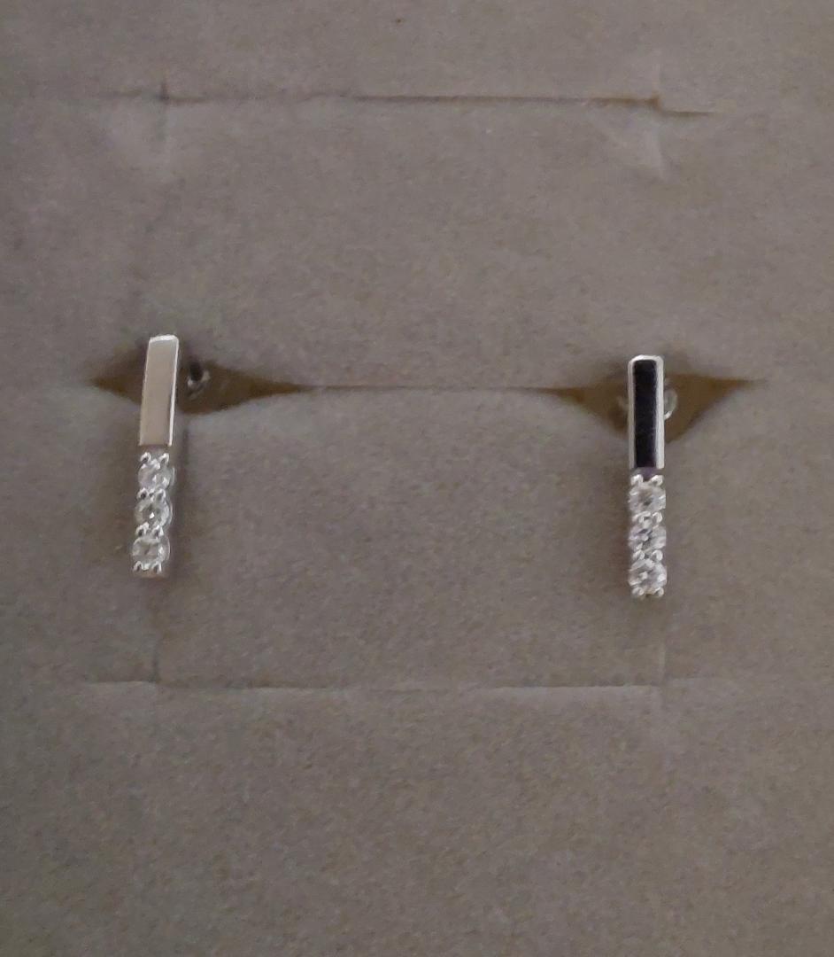 JEWELRY TSUTSUMI K10ホワイトゴールドダイヤモンドピアス - K10
