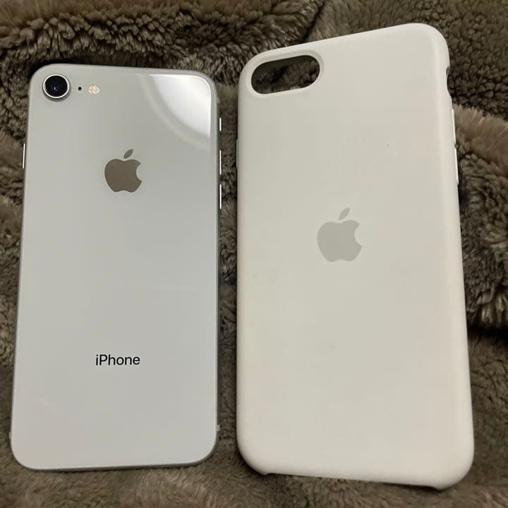 最終SALE/ Sサイズ iPhone 8 Silver 64 GB SIMフリー 最終SALE/ SIMフリー
