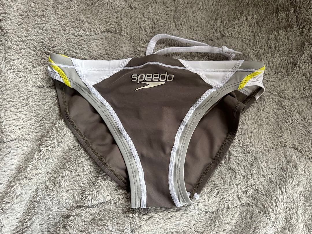 speedo 競泳水着 ブラウン/ホワイト/イエロー この夏「ジャパン」で差をつける／Speedoから日本をはじめ世界各国の