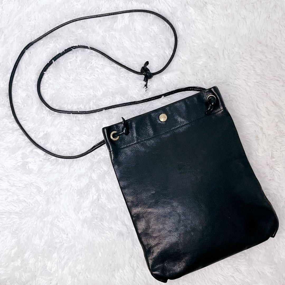 美品✨現行タグ イルビゾンテ クロスボディ バッグ サコッシュ レザー ブラック ✨極美品✨ 現行 イルビゾンテ サコッシュ クロスボディバッグ