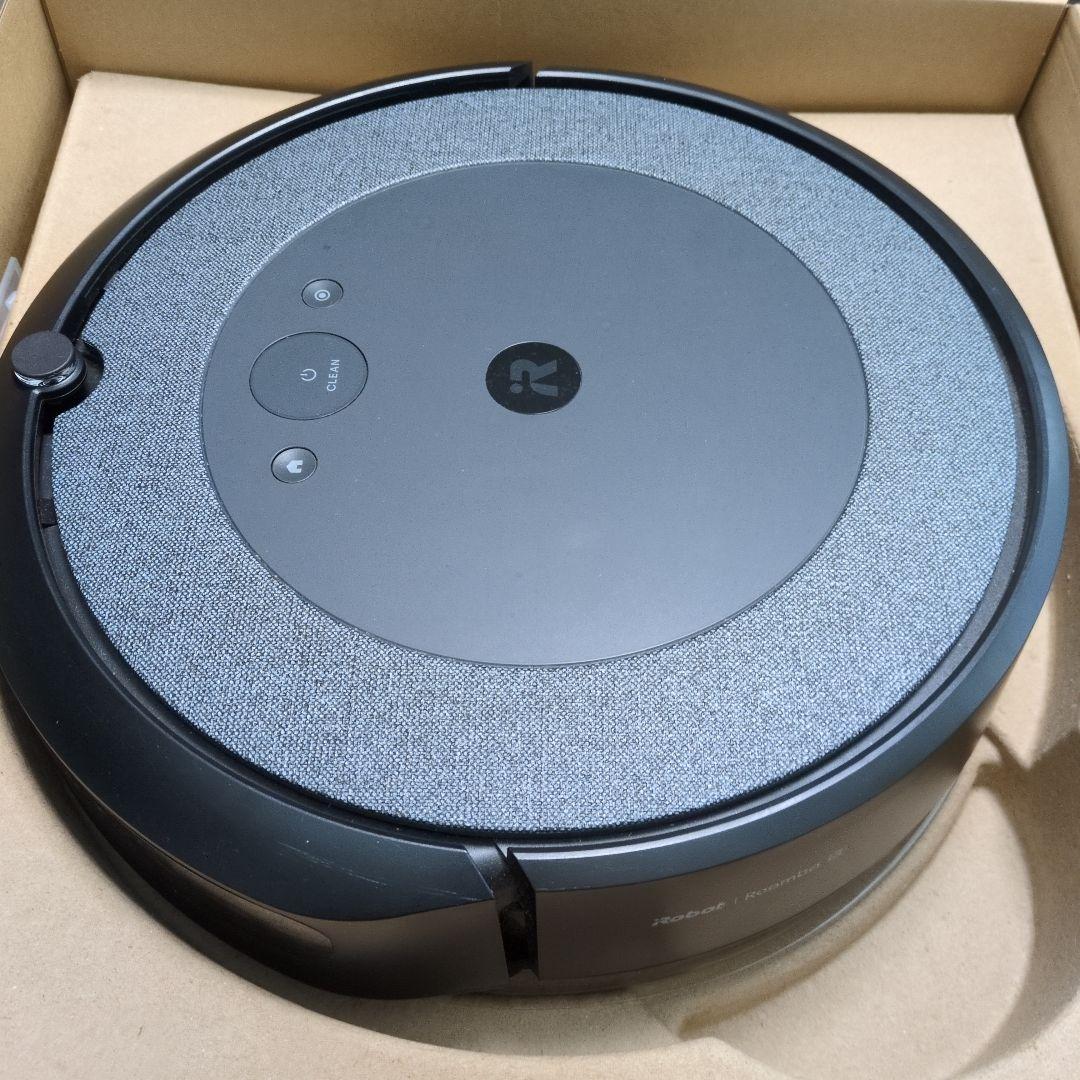 iRobot Roomba i3＋ 自動ゴミ収集機能（クリーンベース）付き - メルカリ