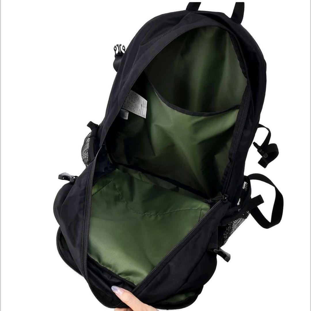 Coleman ニック・ワイルド リュックサック 33L チャーム付き 刺しゅう
