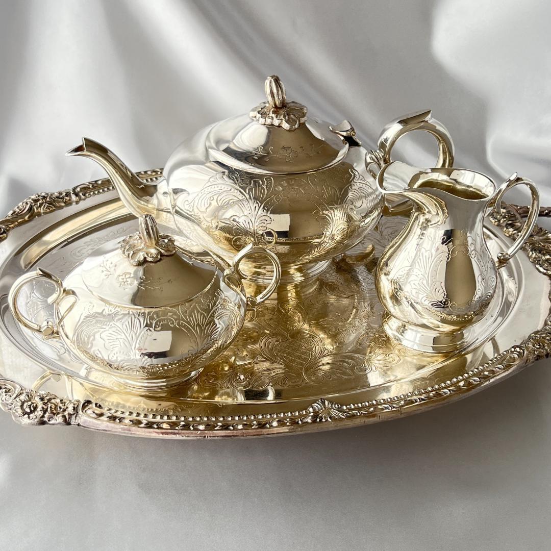 【英国】 ビクトリアンのティーセット 3点【シルバープレート】ティーポット 珍しい、シルバープレート製 ティーセット＆ケトル | ロンドン発