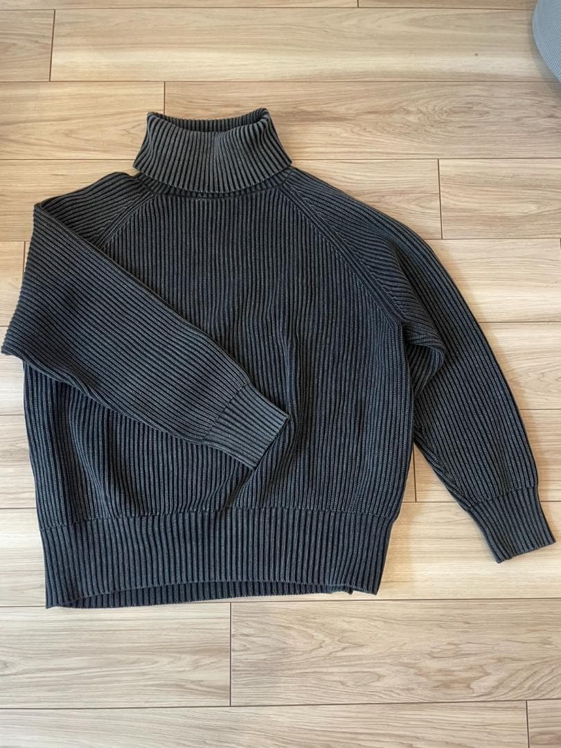 BTMK ダークグレー タートルネック セーター SHIPS: ハイゲージ コットン ウール タートルネック ニット｜ SHIPS