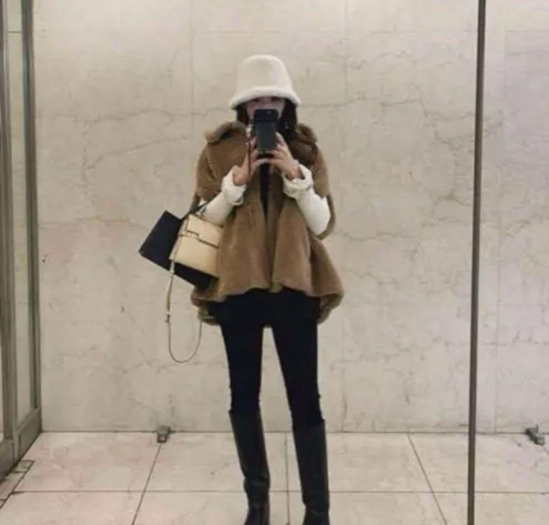 未使用品】HYEON ヘヨン テッドケープ - メルカリ