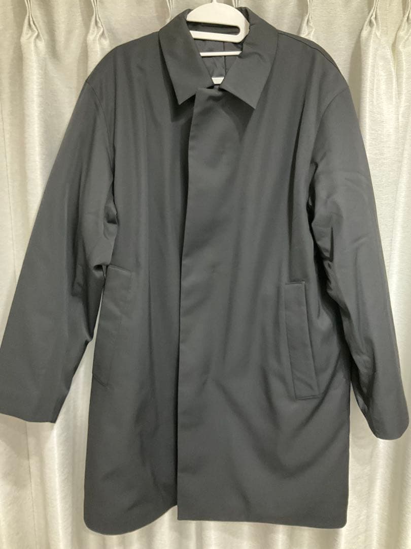 ユニクロC パフテックハーフコート パフテックハーフコート、ブロードオーバーサイズシャツ」の着用