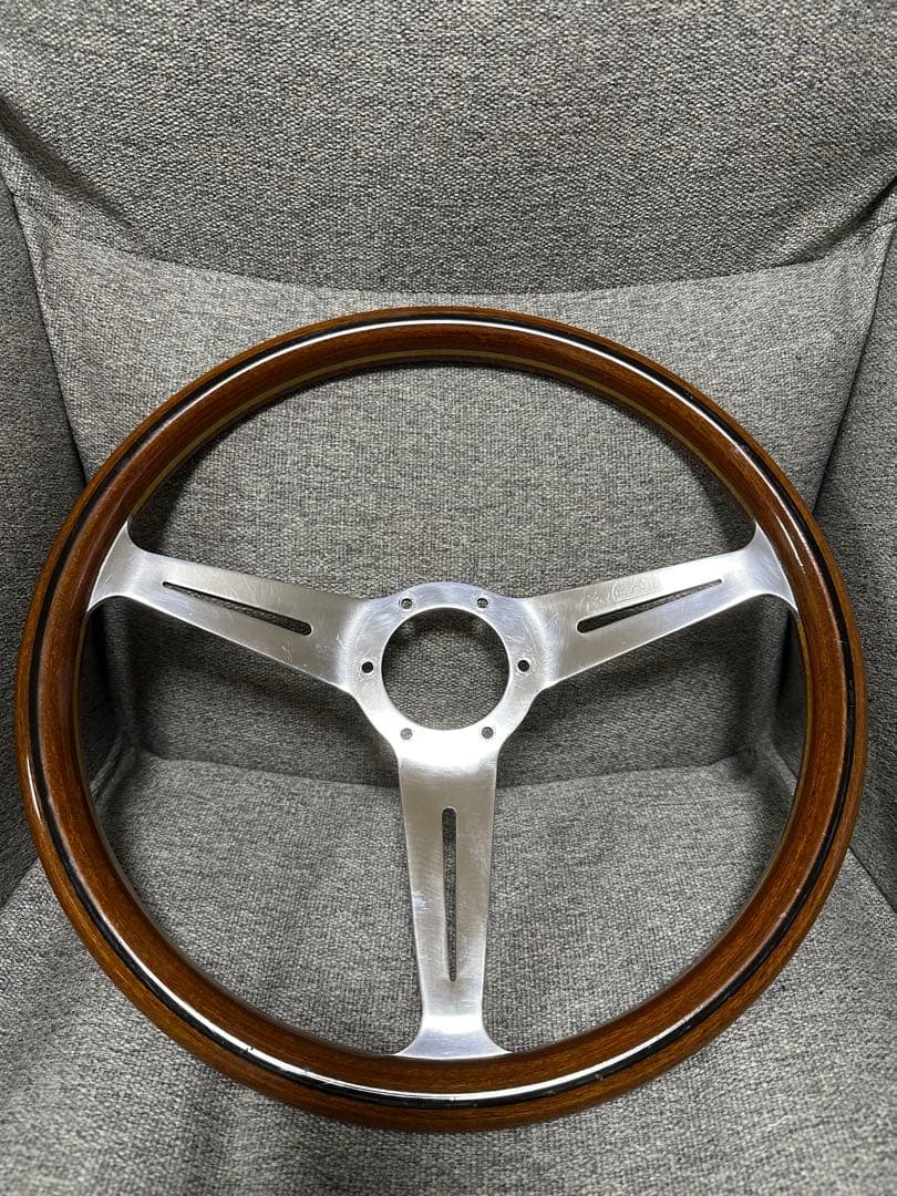 当時物 ナルディ クラシック ウッドステアリング　NARDI正規品　365㎜ NARDI ￥送料一律￥ ナルディー クラシック ウッド ポリッシュ