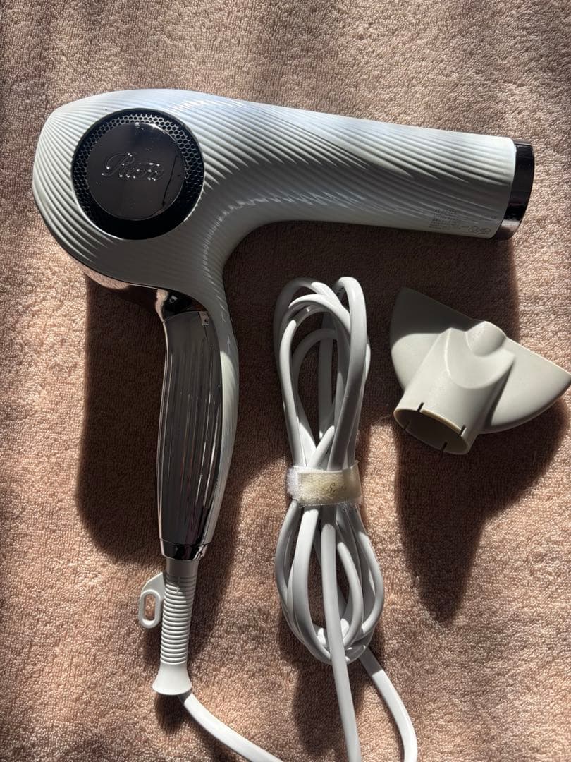 リファ　ヘアドライヤー 専用ノズル付き　refa ReFa（リファ） ビューテックドライヤー スマート（BEAUTECH DRYER