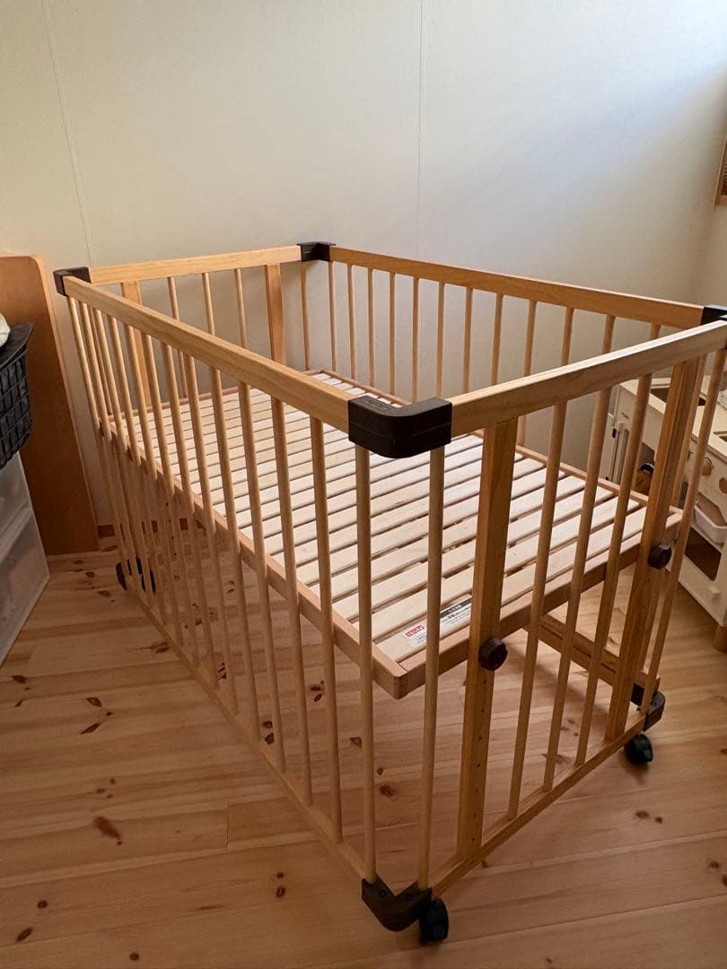 farska　ファルスカ　ベッドサイドベッド03　安全ベルト付き　2023購入 farska（ファルスカ）ベッドサイドベッド03 | ベビーベッド・布団(品番