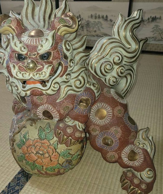 大型置物 九谷焼 大吉窯 玉乗り獅子 狛犬 シーサー風 赤絵 金彩 置物