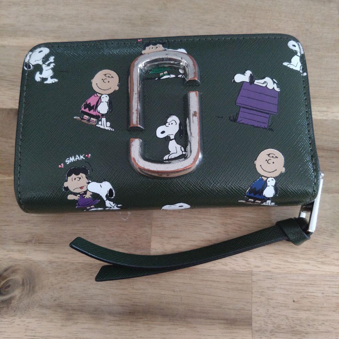 マークジェイコブス スヌーピー 二つ折り財布 - メルカリ