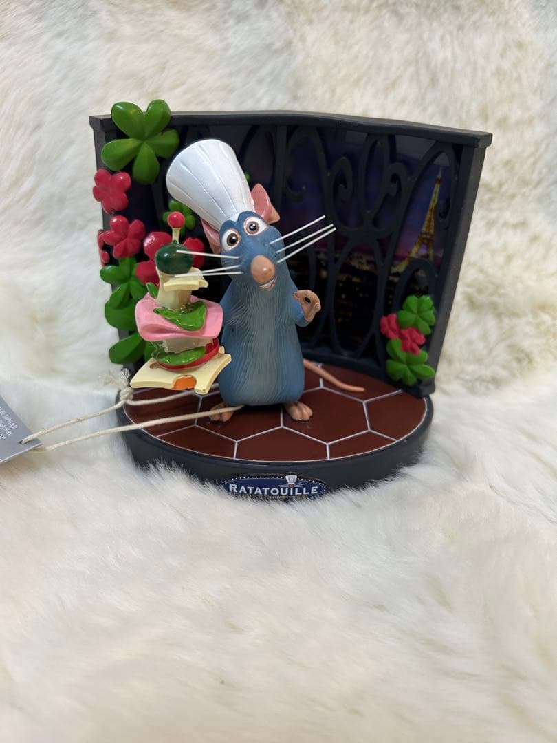 ディズニーランドパリ限定　レミーのおいしいレストラン　フィギュア エッフェル塔 ディズニーランドパリ レミーのおいしいレストラン レミー エッフェル