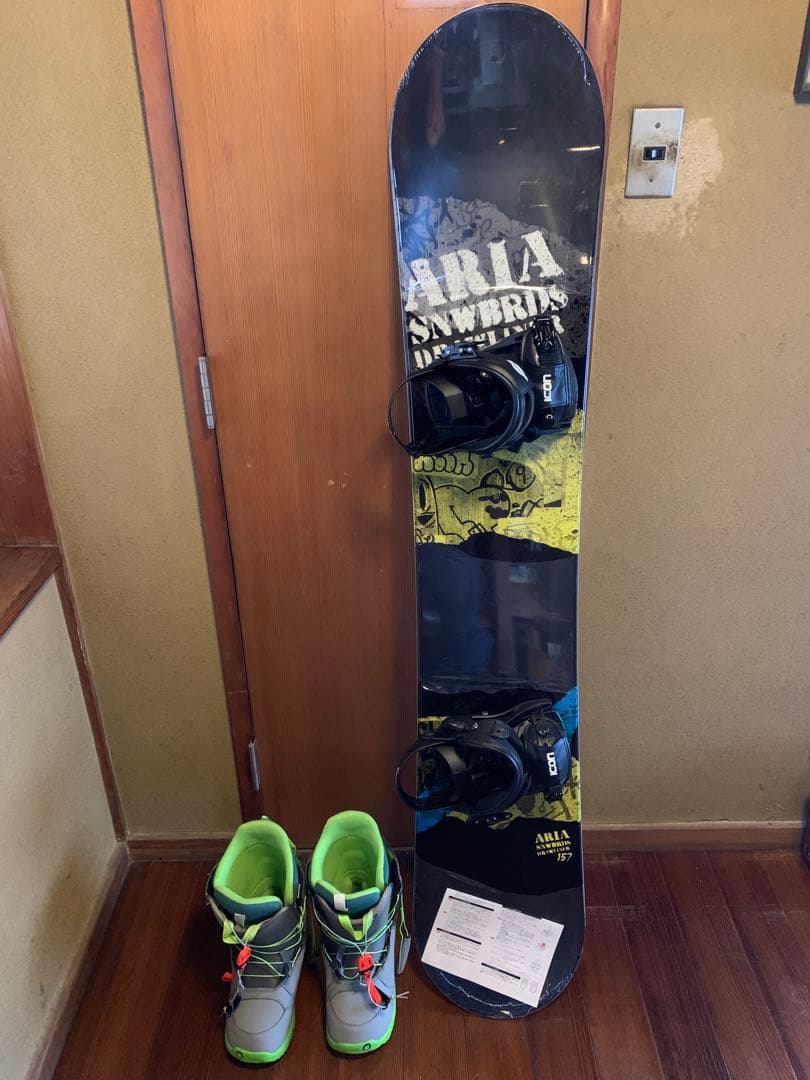 （未使用）ARIA スノーボード＋ビンディング＋ブーツ3点セット BURTON（バートン） 日本正規品 スノーボード ビンディング ブーツ 3点