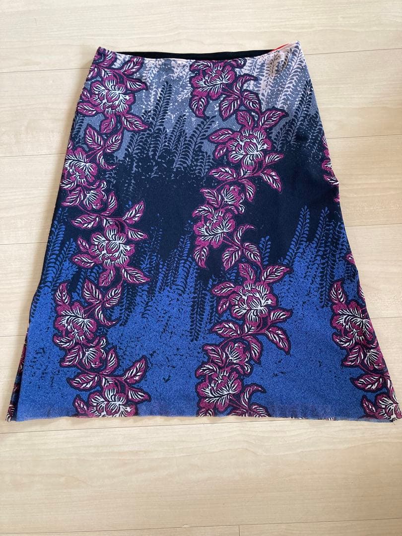 美品☆ VIVIENNE TAM 花柄 膝丈スカート - メルカリ