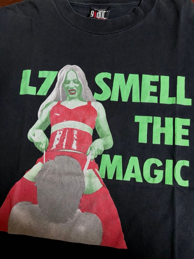 L7 SMELL THE MAGIC Tシャツ Lサイズ　ビンテージ　バンド L7 Smell the Magic Green T-Shirt – Red Zone