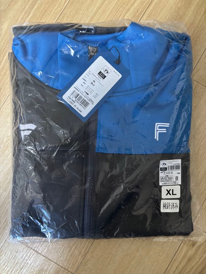 日本ハムファイターズ　オンフィールドジャケット 青黒　ＸＬサイズ　未使用・美品 選手が着用する「ファイターズ オンフィールドアパレル」発売