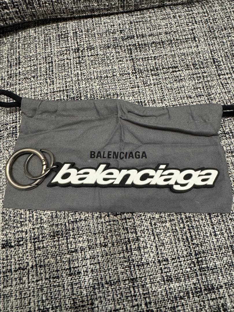 【BALENCIAGA】ロゴキーホルダー 商品ページ | MixTHINKS