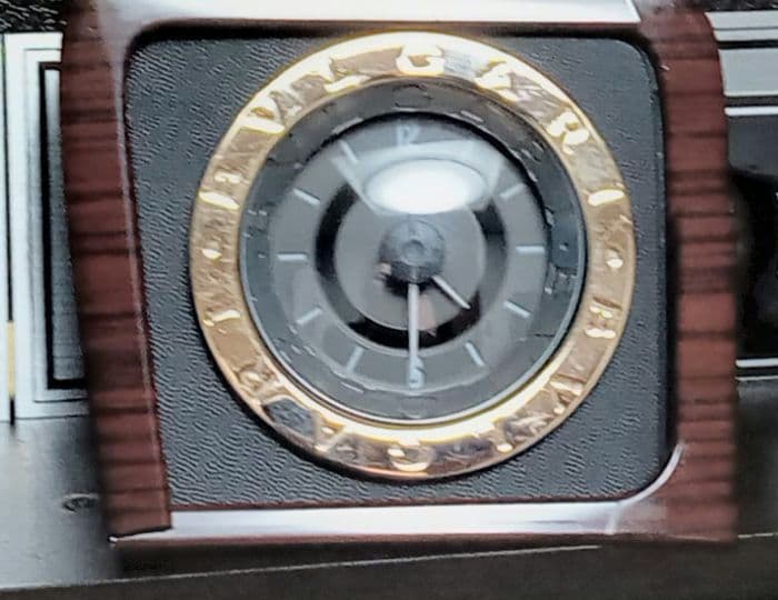 最終値下キャデラック　エスカレード　ブルガリクロック　BVLGARI　ベゼル付き キャデラック エスカレード 純正 ブルガリ BVLGARI クロック 車載時計