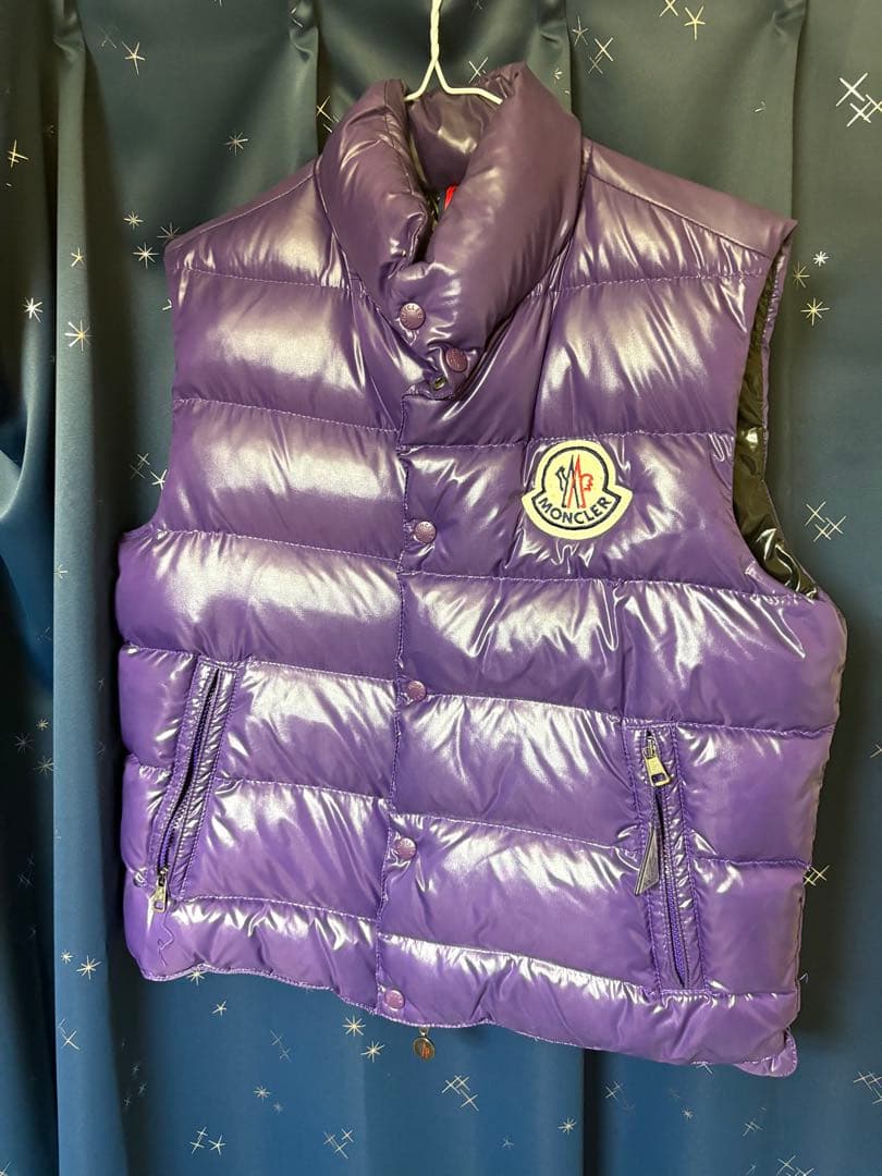 MONCLER 紫 ダウンベスト 希少 - メルカリ