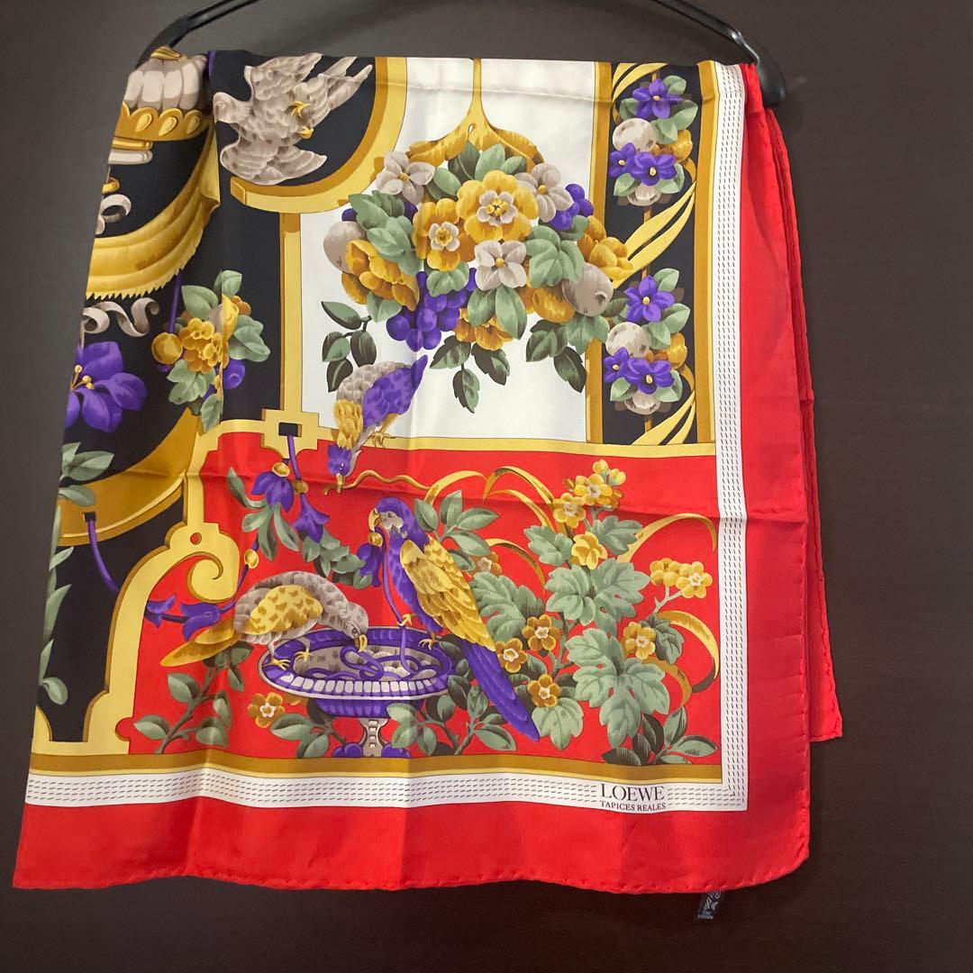LOEWE シルクスカーフ 花と鳥のプリント ロエベ LOEWE ロエベ 貴族 花 シルク スカーフ アパレル - 質屋通り