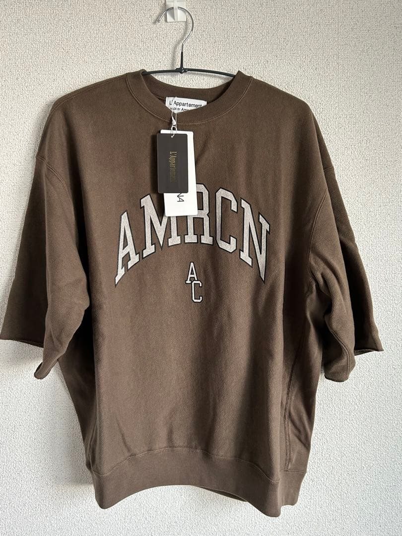 アパルトモン★AMERICANAアメリカーナHALF SLEEVE SWEAT AMERICANA/アメリカーナ】 HALF SLEEVE SWEAT（スウェット）｜L