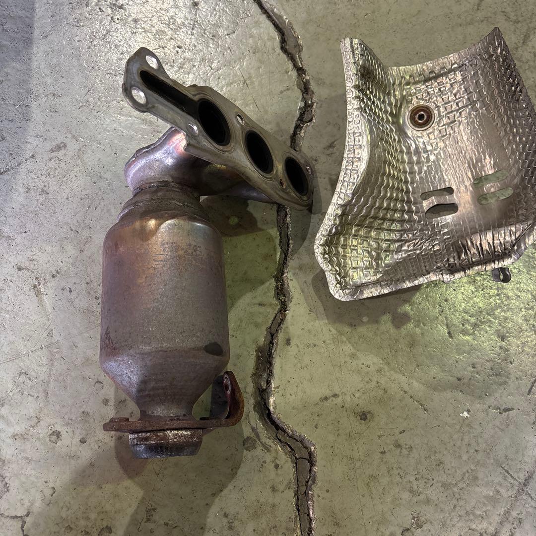 触媒　ミライース　L300S 楽天市場】【中古】中古部品 ミライース LA300S 触媒 【3340080100