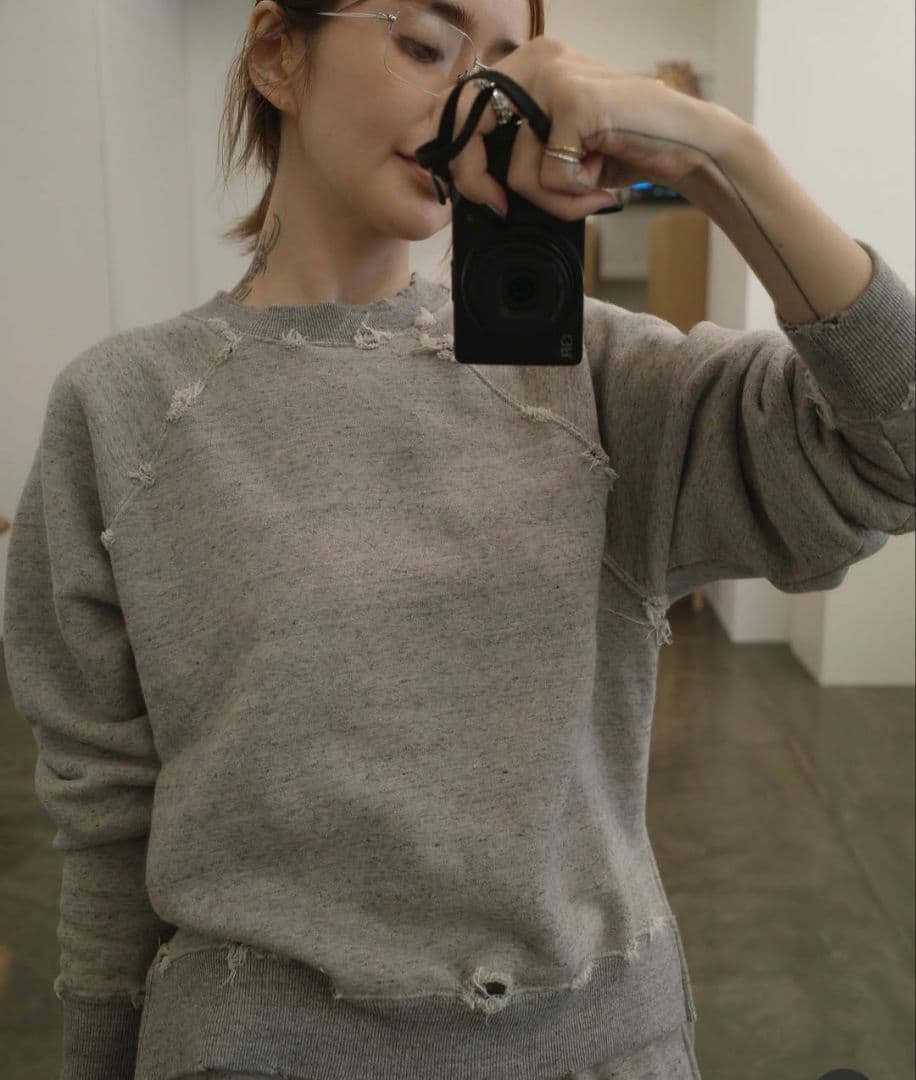 トップス suu LON TWO SIDE SWEATSHIRT #03 TWO SIDE SWEATSHIRTS たくさんのご予約ありがとうございます 現在