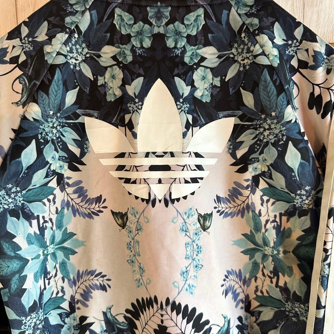 adidas アディダス ボタニカル柄 花柄 ジャージ 刺繍ロゴ L - メルカリ