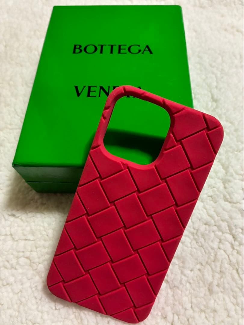 【新品未使用】BOTTEGA VENETA 　iPhone14.ケース BOTTEGA VENETA（ボッテガ・ヴェネタ） ボッテガ ヴェネタ ストラップ