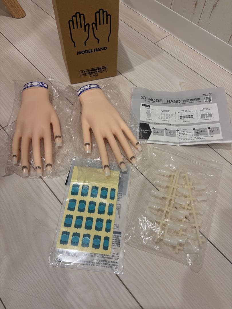 MODEL HAND ネイルアート練習用 Amazon.co.jp: 尚 (Naochi) ネイル練習用ハンドマネキン シリコン製