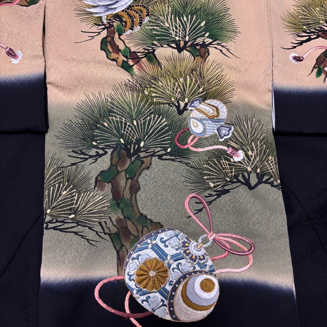 様【新品】日本製 総刺繍 正絹 一本松 襦袢付 祝い箱付 お宮参り 産