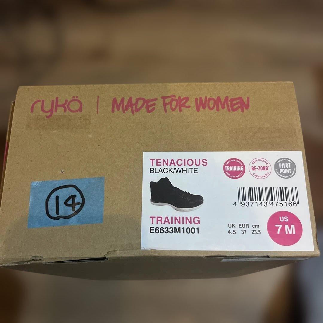 新品　ryka ライカ テナシティー ダンス エクササイズシューズ　23.5cm