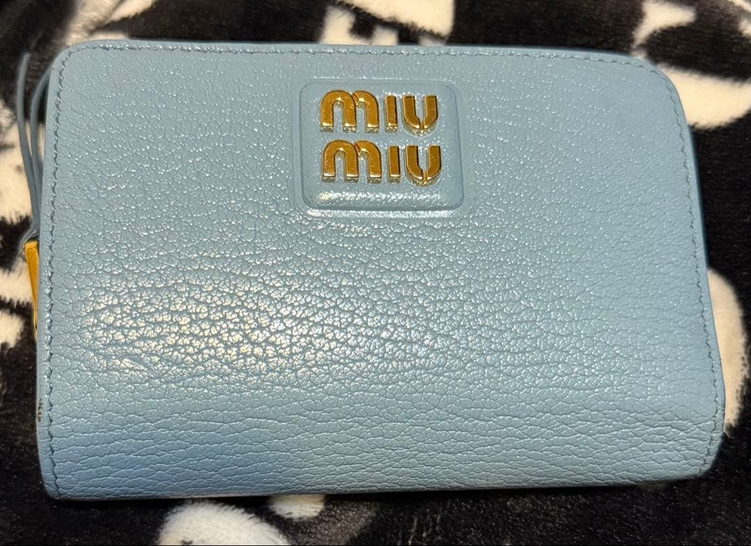 miu miu 盾ロゴ　折りたたみ財布 スピード配送◇送込【MIU MIU】ヴィッテロダイノレザー*財布 (MiuMiu