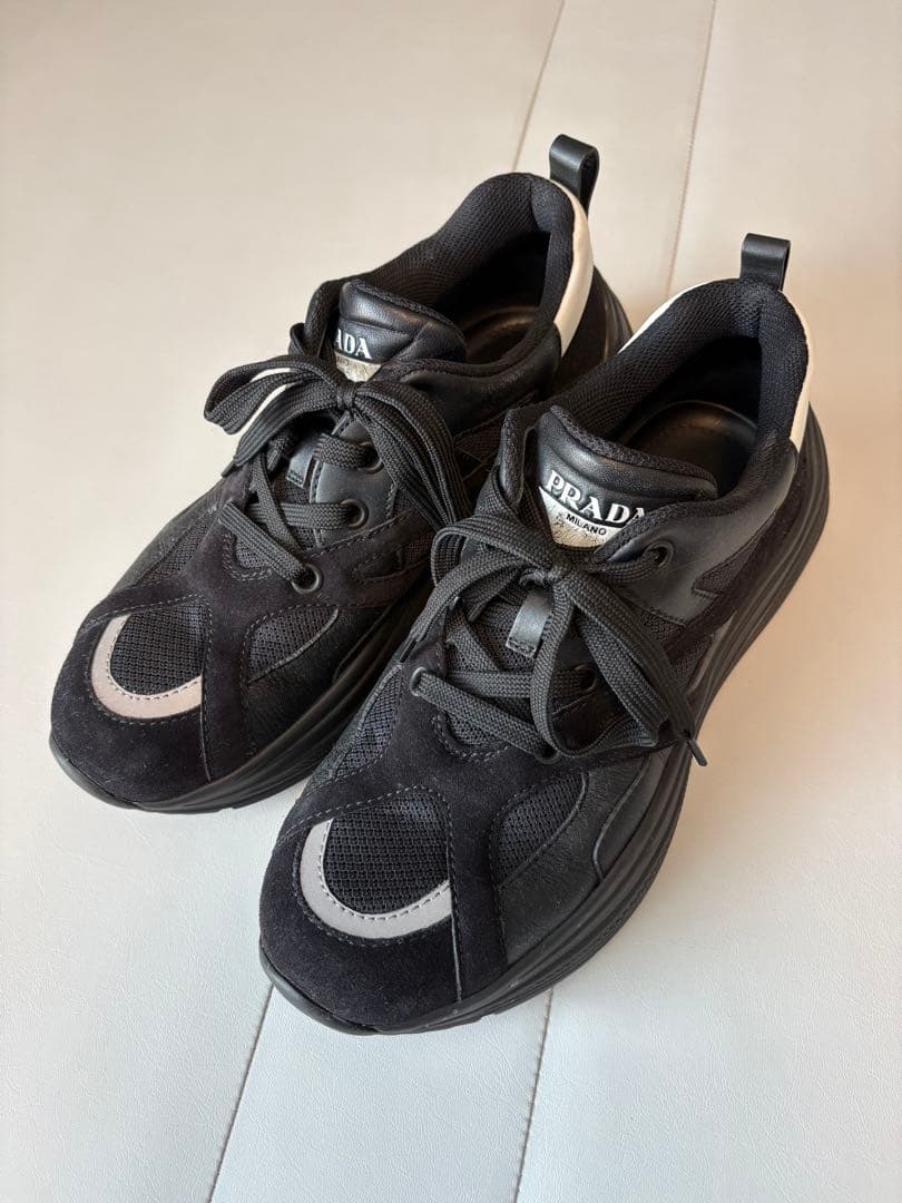PRADA ブラック スニーカー size:7.5 ※箱付き - メルカリ