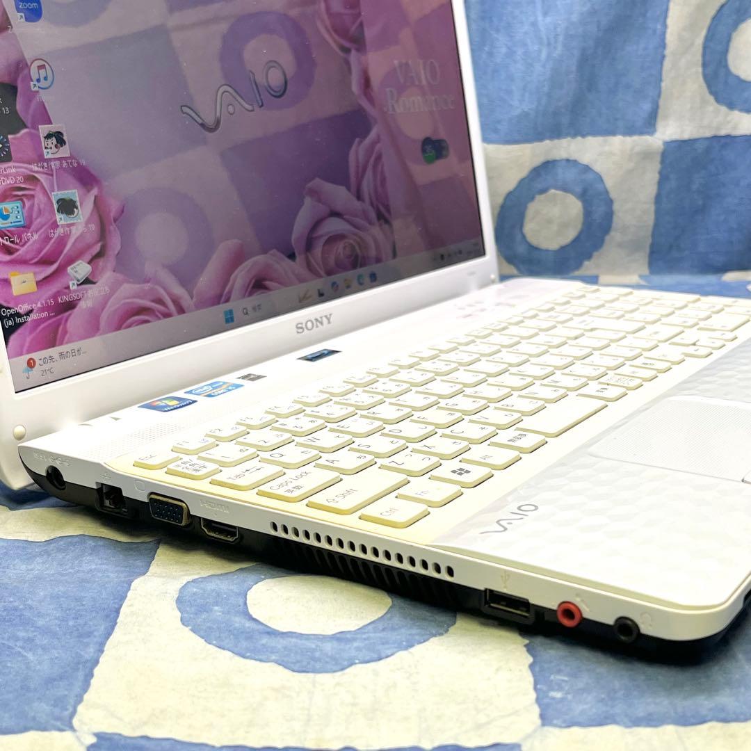 人気VAIO♡快速SSD256G☆i5☆美しい白♪ブルーレイ&カメラ！Win11
