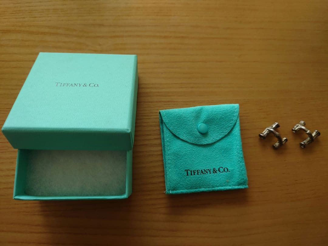 Tiffany & Co. 　ティファニーカフリンクス　　付属の箱、袋付き TIFFANY&Co.（ティファニー） 【美品】ティファニー カフス シルバー