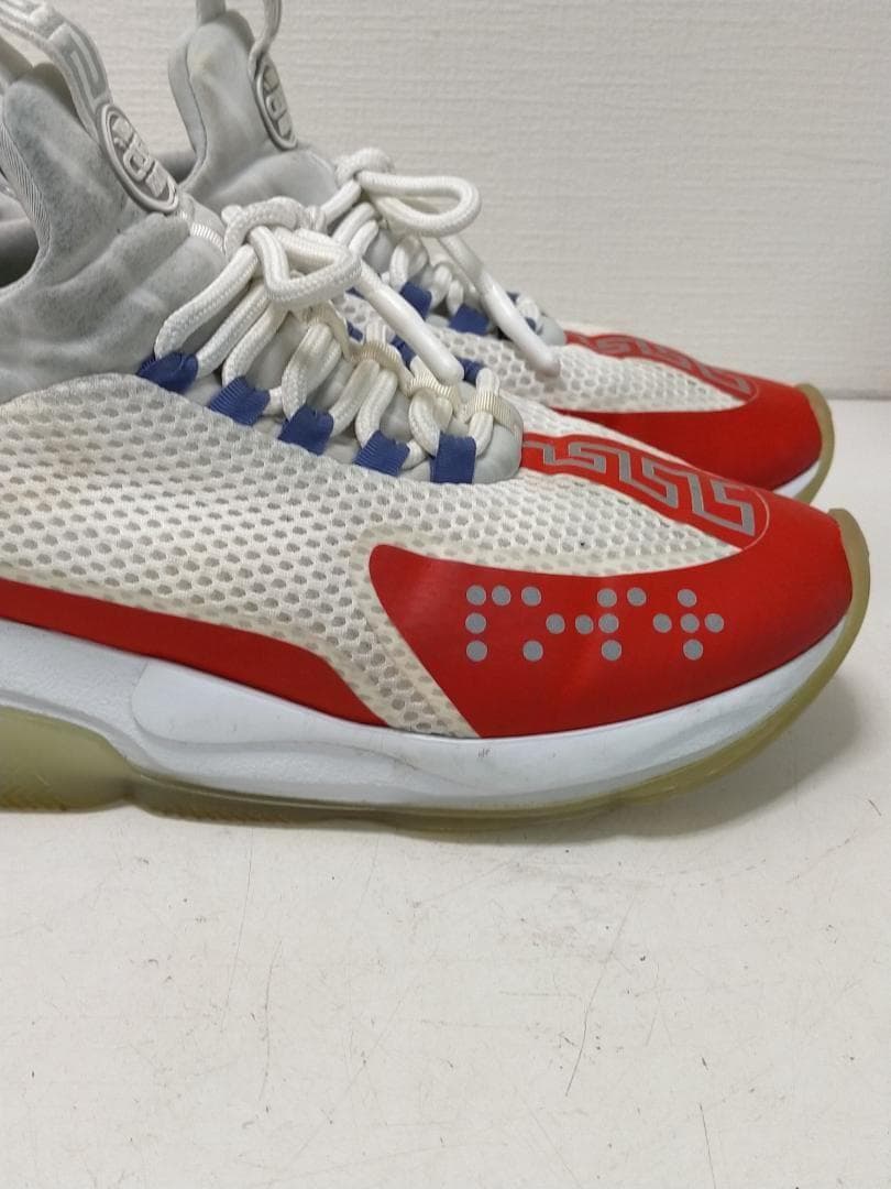 ヴェルサーチ チェーンリアクション スニーカー 白×灰色 251121-7Y