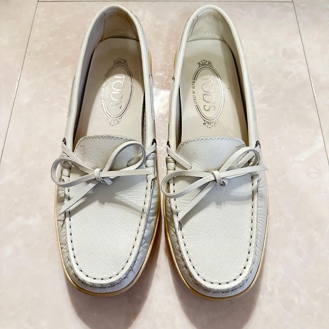 TOD'S ホワイトレザー ローファー36 Tod's レザー ローファー (すべての新品,シューズ) IFCHIC.COM